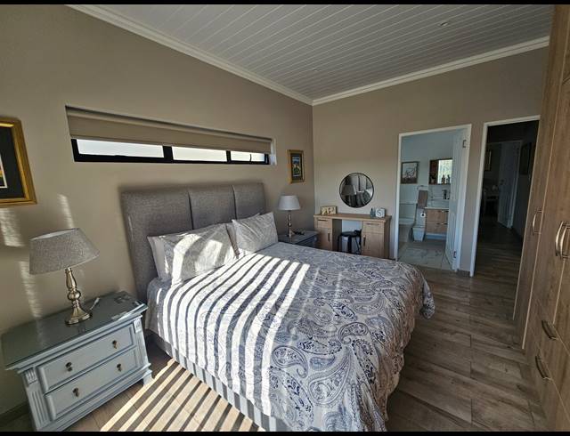2 BEDROOM HOUSE FOR SALE IN OUTENIQUASBOSCH